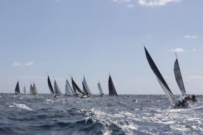 Los participantes de la Regata 100 Milles entre Illes de Es Nàutic ya navegan