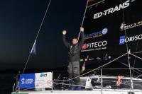 Hugo Cardon,  Alexis Loison y Charlotte Yven podio en la meta viguesa de la segunda etapa de La Solitaire du Figaro Paprec