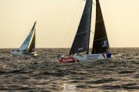 La flota Solitaire viró esta noche Finisterre y navegan al Este. En cabeza Alexis Loison