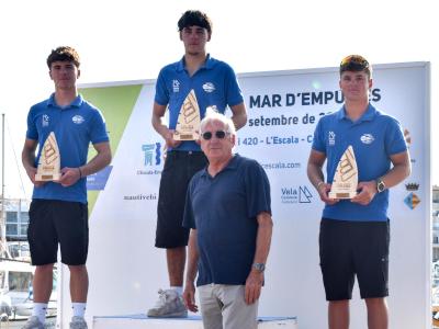 Los regatistas del Club Nàutic Cambrils Àlvar Vila, Félix Ramos e Iker Múgica acaparan el podio de Ilca 6 del XIV Trofeo Mar d'Empúries y Joan Fargas gana en Ilca 7